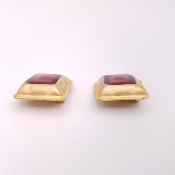 Vintage Square Clip On Earrings Gold Tone Matte Rope Border Red Enamel 90s - Picture 4 of 5